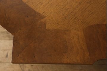 中古　DREXEL HERITAGE(ドレクセルヘリテイジ)　FRANCESCA(フランチェスカ)シリーズ　重厚でクラシカルなデザインのセンターテーブル(定価約56万円)(カクテルテーブル、ローテーブル)(R-056577)
