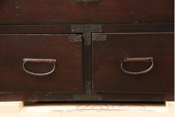 アンティーク　大正期　時代を重ねた味わいがステキな刀箪笥ローチェスト(ローボード、時代箪笥、和たんす)(R-056603)