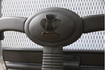 中古　美品　Ergohuman PRO(エルゴヒューマン・プロ)　メッシュ　在宅ワーク用にもおすすめ!　スタイリッシュなワークチェア(アームチェア、椅子、イス)(R-056610)