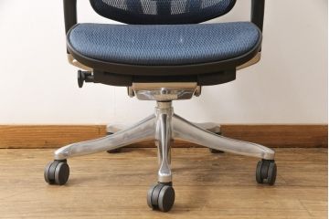 中古　美品　Ergohuman PRO(エルゴヒューマン・プロ)　メッシュ　在宅ワーク用にもおすすめ!　スタイリッシュなワークチェア(アームチェア、椅子、イス)(R-056611)