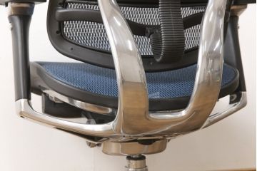 中古　美品　Ergohuman PRO(エルゴヒューマン・プロ)　メッシュ　在宅ワーク用にもおすすめ!　スタイリッシュなワークチェア(アームチェア、椅子、イス)(R-056611)