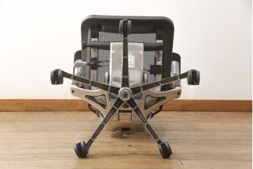 中古　美品　Ergohuman PRO(エルゴヒューマン・プロ)　メッシュ　在宅ワーク用にもおすすめ!　スタイリッシュなワークチェア(アームチェア、椅子、イス)(R-056611)