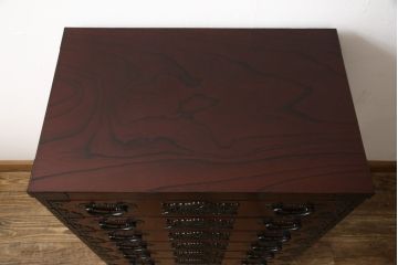 中古　美品　欅産業　漆塗り　迫力たっぷりの牡丹金具が付いた仙台箪笥(小箪笥、収納箪笥、引き出し、サイドチェスト)(R-056612)