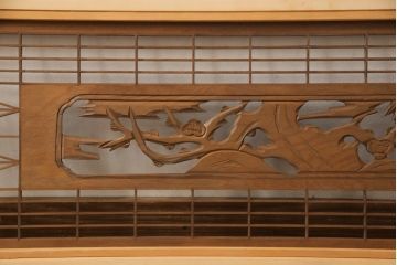 アンティーク建具　松竹梅の彫刻と組子細工入り　和風の欄間2枚セット(明かり取り、明り取り)(R-056614)