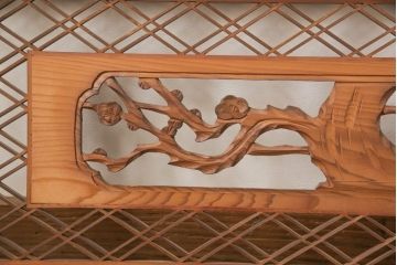 アンティーク建具　松竹梅　二重菱の組子入り彫刻欄間2枚セット(明かり取り、明り取り)(R-056617)