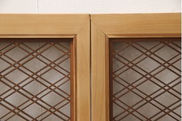 アンティーク建具　松竹梅　二重菱の組子入り彫刻欄間2枚セット(明かり取り、明り取り)(R-056617)