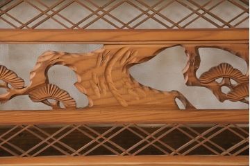 アンティーク建具　松竹梅　二重菱の組子入り彫刻欄間2枚セット(明かり取り、明り取り)(R-056617)