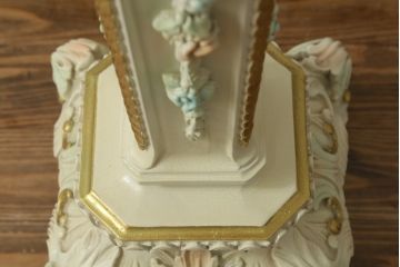 中古　イタリア　ロココ調　SILIK(シリック)　エレガントな空間づくりに活躍するフラワースタンド(花台、飾り棚、飾り台、展示台、店舗什器、ディスプレイ)(R-056634)
