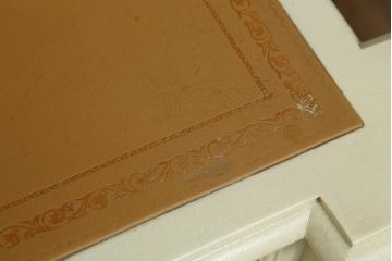 イタリアビンテージ　SILIK(シリック)　天板本革製　ハンドメイド　ロココ調の贅沢なデスク(片袖机、ヴィンテージ、在宅用、在宅ワーク)(定価約120万円)(R-056670)