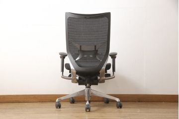 中古　オカムラ(OKAMURA)　アルミポリッシュ　デスクチェアに人気のバロンチェア(Baron)(オフィスチェア、ワークチェア、椅子)(定価約17万円)(R-056672)