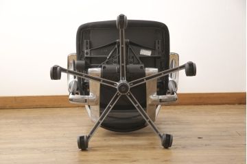 中古　オカムラ(OKAMURA)　アルミポリッシュ　デスクチェアに人気のバロンチェア(Baron)(オフィスチェア、ワークチェア、椅子)(定価約17万円)(R-056672)