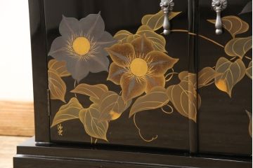 中古　美品　輪島塗り　花の蒔絵が美しい飾り棚(茶棚、キャビネット)(定価推定300万円)(R-056675)