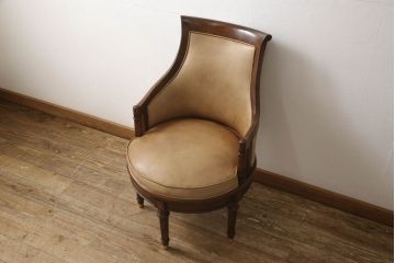中古　DREXEL HERITAGE(ドレクセルヘリテイジ) Upholstery(アップホルスタリー)　本革製の優雅なデスクチェア(ゲームチェア、回転チェア、椅子)(定価約43万円)(R-056708)