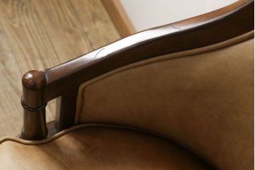 中古　DREXEL HERITAGE(ドレクセルヘリテイジ) Upholstery(アップホルスタリー)　本革製の優雅なキャスター付きデスクチェア(ゲームチェア、回転チェア、椅子)(R-056709)