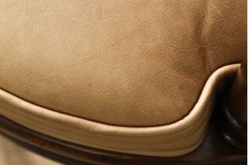 中古　DREXEL HERITAGE(ドレクセルヘリテイジ) Upholstery(アップホルスタリー)　本革製の優雅なキャスター付きデスクチェア(ゲームチェア、回転チェア、椅子)(R-056709)