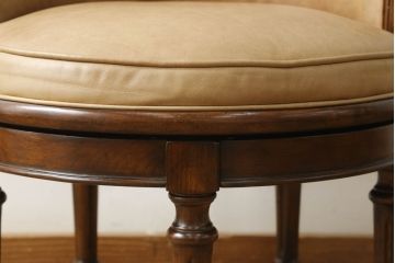 中古　DREXEL HERITAGE(ドレクセルヘリテイジ) Upholstery(アップホルスタリー)　本革製の優雅なキャスター付きデスクチェア(ゲームチェア、回転チェア、椅子)(R-056709)