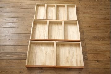 中古　美品　上手物　国産工芸家具　欅材　上品な佇まいの中桐箪笥(和服タンス、小袖たんす、チェスト)(R-056710)