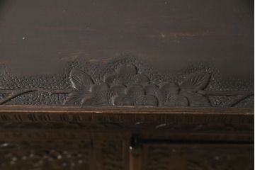 ビンテージ　軽井沢彫り　ダイナミックな桜の彫刻が目を引くサイドボード(収納棚、キャビネット、戸棚、ヴィンテージ)(R-056711)