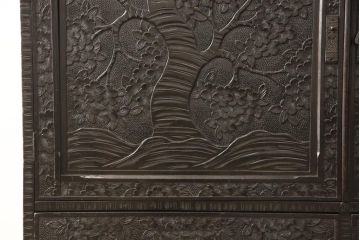 ビンテージ　軽井沢彫り　ダイナミックな桜の彫刻が目を引くサイドボード(収納棚、キャビネット、戸棚、ヴィンテージ)(R-056711)