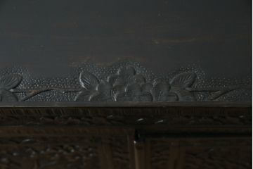 ビンテージ　軽井沢彫り　ダイナミックな桜の彫刻が目を引くサイドボード(収納棚、キャビネット、戸棚、ヴィンテージ)(R-056711)