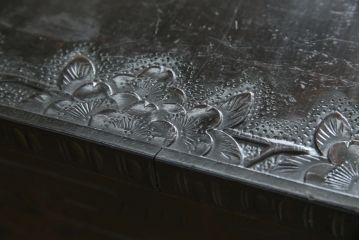 ビンテージ　軽井沢彫り　ダイナミックな桜の彫刻が目を引くサイドボード(収納棚、キャビネット、戸棚、ヴィンテージ)(R-056711)