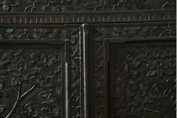 ビンテージ　軽井沢彫り　ダイナミックな桜の彫刻が目を引くサイドボード(収納棚、キャビネット、戸棚、ヴィンテージ)(R-056711)