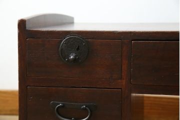 和製アンティーク　三方栗材　引き出しがたっぷり付いた桜金具の両袖机(文机、座机、デスク、在宅用、在宅ワーク)(R-056712)