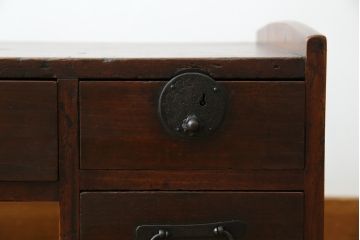 和製アンティーク　三方栗材　引き出しがたっぷり付いた桜金具の両袖机(文机、座机、デスク、在宅用、在宅ワーク)(R-056712)