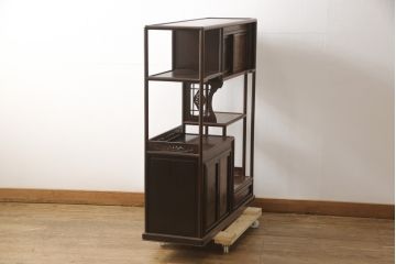 中古　伝統工芸　大阪唐木指物　漆塗り　紫檀(シタン)材製　在銘萬翠　扇の彫刻入りの飾り棚(茶棚、キャビネット)(R-056714)