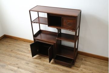 中古　伝統工芸　大阪唐木指物　漆塗り　紫檀(シタン)材製　在銘萬翠　扇の彫刻入りの飾り棚(茶棚、キャビネット)(R-056714)