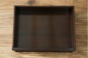 中古　伝統工芸　大阪唐木指物　漆塗り　紫檀(シタン)材製　在銘萬翠　扇の彫刻入りの飾り棚(茶棚、キャビネット)(R-056714)