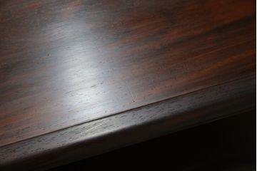 中古　伝統工芸　大阪唐木指物　漆塗り　紫檀(シタン)材製　在銘萬翠　扇の彫刻入りの飾り棚(茶棚、キャビネット)(R-056714)