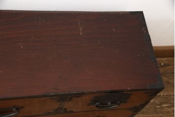 和製アンティーク　前面欅材　コンパクトですっきり収まる刀箪笥ローボード(テレビ台、テレビボード、時代箪笥、和タンス)(R-056738)