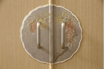中古　美品　伝統工芸士　渡辺秀紀作　衣装盆・板盆付きで着物収納に便利な加茂総桐箪笥(着物箪笥、和服箪笥、桐たんす)(R-056742)