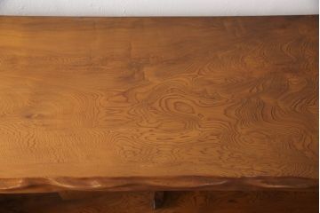 中古　美品　漆塗り　総屋久杉材　無垢材の重厚さが漂う茶棚(茶箪笥、水屋箪笥、飾り棚)(R-056743)