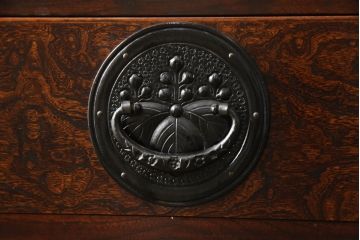 中古　美品　岩谷堂箪笥　上質な和の雰囲気を醸し出す収納棚(食器棚、カップボード、戸棚、書棚、ブックケース)(R-056747)