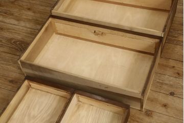ビンテージ　民芸家具風　収納兼デスクに活躍!シックで上品なライティングビューロー(チェスト、キャビネット、作業台、ヴィンテージ、在宅用、在宅ワーク)(R-056751)