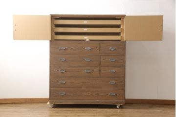 中古　美品　伝統工芸士　岡本国昭作　紀州　焼桐仕上げの衣装盆付き総桐箪笥(並厚)(桐たんす、着物箪笥、衣装箪笥)(R-056753)