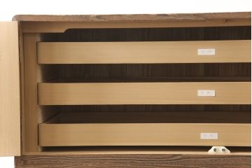 中古　美品　伝統工芸士　岡本国昭作　紀州　焼桐仕上げの衣装盆付き総桐箪笥(並厚)(桐たんす、着物箪笥、衣装箪笥)(R-056753)