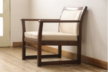 ビンテージ　モリシゲ(MORISHIGE/森繁)　艶やかな木肌で高級感ただようラウンジチェア(座敷椅子、イス、1人掛けソファ)(R-056767)