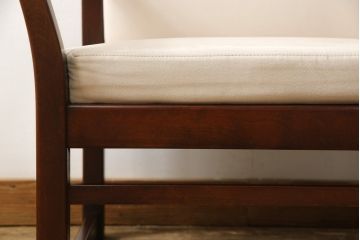 ビンテージ　モリシゲ(MORISHIGE/森繁)　艶やかな木肌で高級感ただようラウンジチェア(座敷椅子、イス、1人掛けソファ)(R-056767)