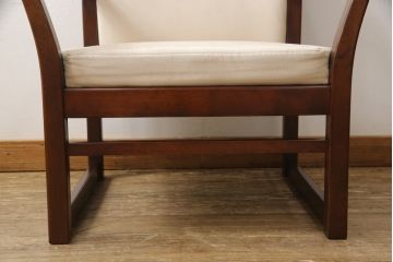 ビンテージ　モリシゲ(MORISHIGE/森繁)　艶やかな木肌で高級感ただようラウンジチェア(座敷椅子、イス、1人掛けソファ)(R-056767)
