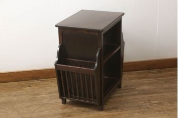 中古　松本民芸家具　収納力たっぷり!サイドテーブルにも便利なマガジンラック(飾り台、マガジン卓、ラック、棚)(R-056769)