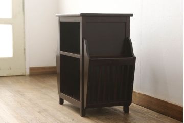 中古　松本民芸家具　収納力たっぷり!サイドテーブルにも便利なマガジンラック(飾り台、マガジン卓、ラック、棚)(R-056769)