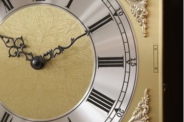 中古　美品　ドイツ　ヘルムレ　分銅式　振り子付き　細やかな装飾が光る!クラシカルな空間を演出するホールクロック(振り子時計、ディスプレイ)(R-056772)