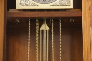 中古　美品　ドイツ　ヘルムレ　分銅式　振り子付き　細やかな装飾が光る!クラシカルな空間を演出するホールクロック(振り子時計、ディスプレイ)(R-056772)