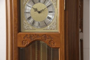 中古　美品　ドイツ　ヘルムレ　分銅式　振り子付き　細やかな装飾が光る!クラシカルな空間を演出するホールクロック(振り子時計、ディスプレイ)(R-056772)