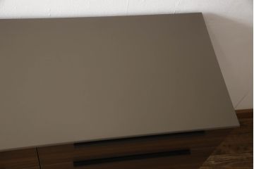 展示品　中古　美品　AC アヤノ(AC AYANO/綾野製作所)　ウォールナット材　モダンなキッチンキャビネット(カウンターテーブル、収納棚、食器棚、チェスト)(定価約40万円)(R-056792)