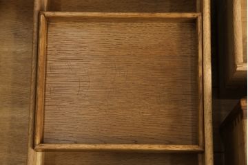 中古　美品　DREXEL HERITAGE(ドレクセルヘリテイジ)　ESPERANTO(エスペラント)　凝った装飾が目を引くアンティーク調チェスト(引き出し)(R-056793)