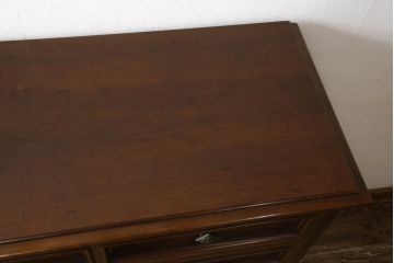 中古　美品　DREXEL HERITAGE(ドレクセルヘリテイジ)　ESPERANTO(エスペラント)　凝った装飾が目を引くアンティーク調チェスト(引き出し)(R-056793)